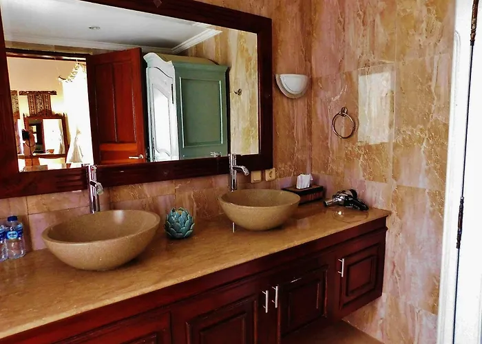 Heliconia Villa Seminyak (Bali)